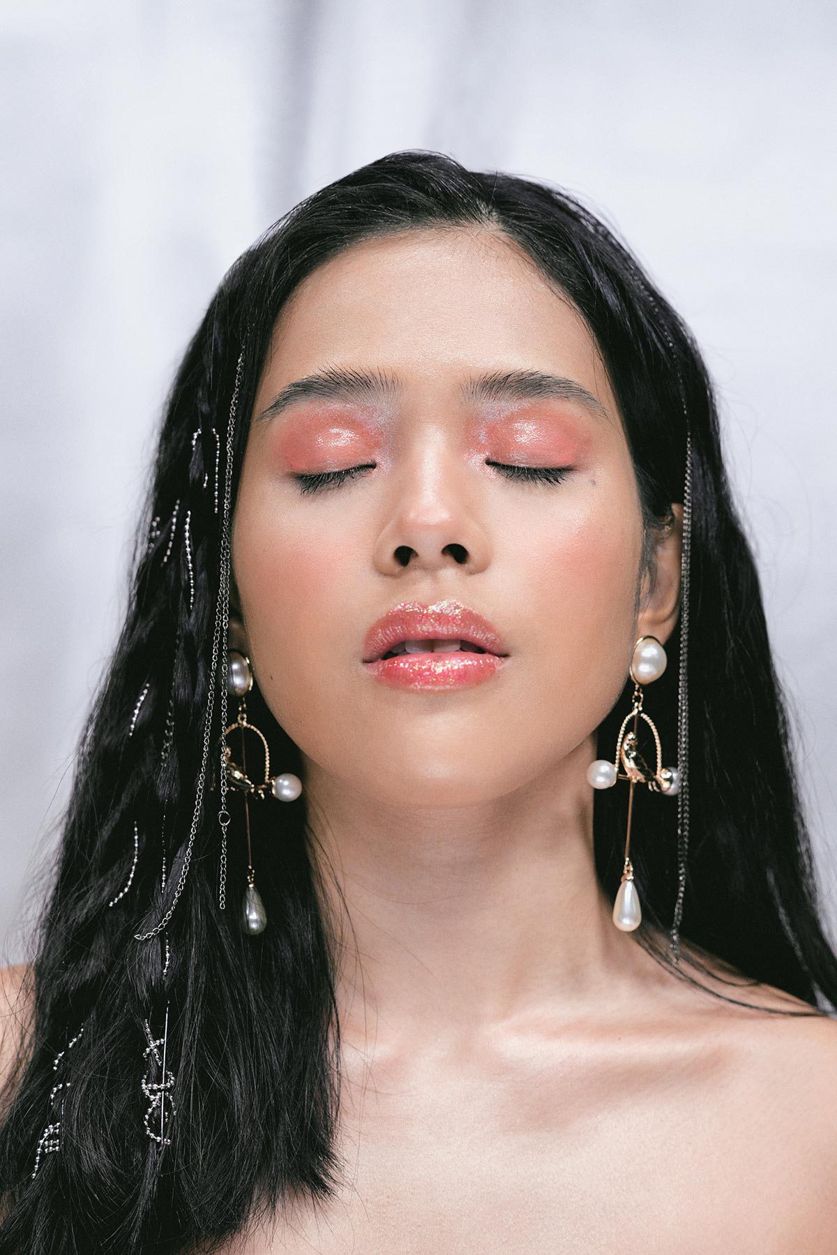 Get the Look: Gabby Padilla's Wonder Cover Beauty