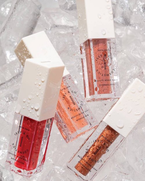Beauty PSA: Lip Oil is the Ultimate Beauty Product for Summer and Beyond